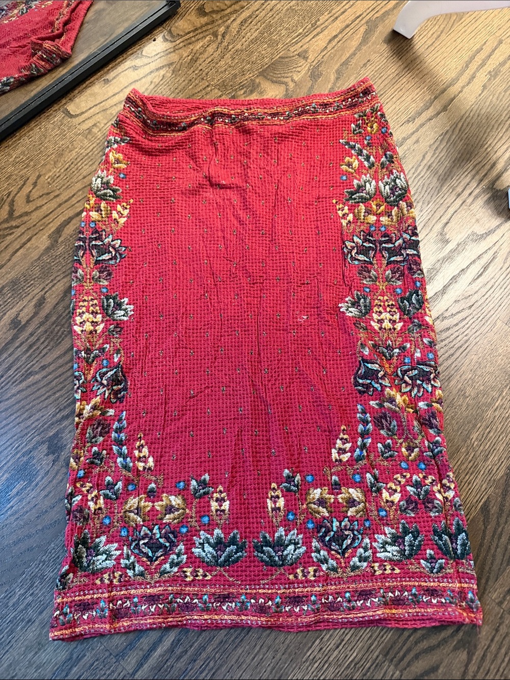 FARM Rio Red Embroidered Floral Pencil Skirt